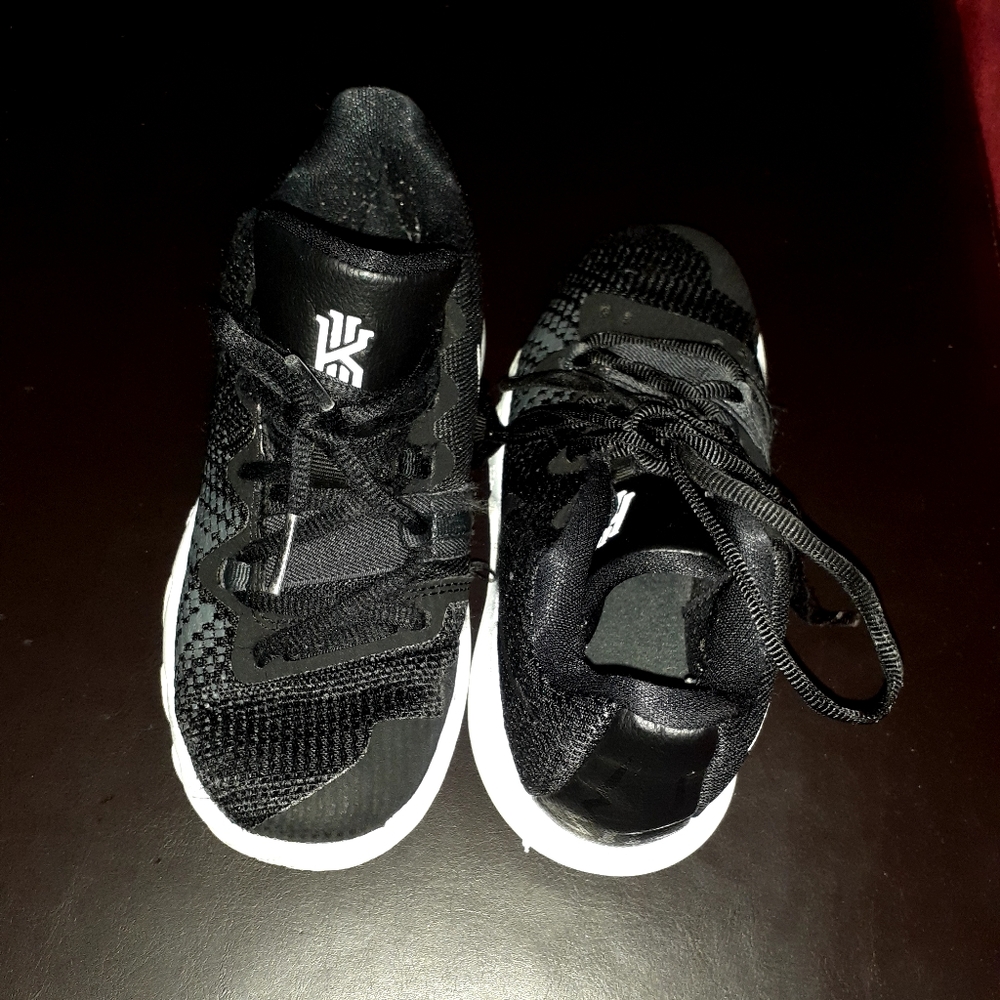 Boys Nike, White bottom